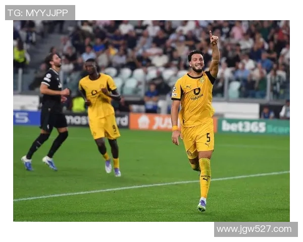 多特蒙德球迷暴力事件引发欧冠禁赛三场及50万欧罚款惩罚